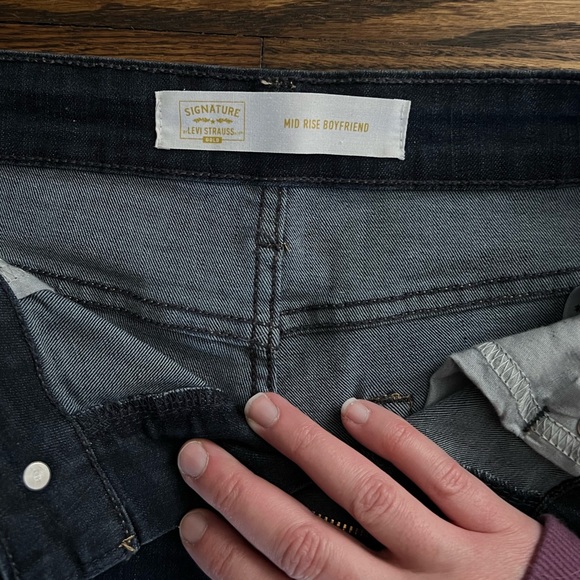 Levi Mid Rise Boyfriend Jeans - Picture 2 of 4